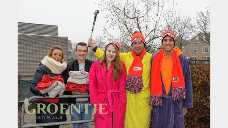 15e Nieuwjaarsduik Houtense al jaren familie traditie ‘t Groentje