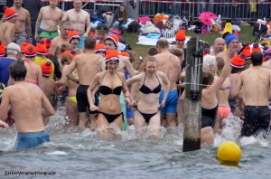 20170101 NieuwjaarsduikHoutenEstherVerwimpbewerkt(82)