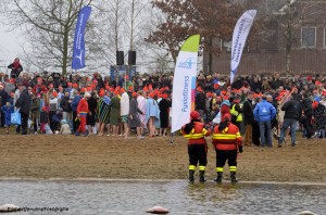 20170101 NieuwjaarsduikHoutenEstherVerwimpbewerkt (27)