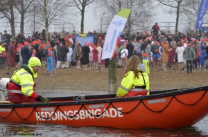 20170101 NieuwjaarsduikHoutenEstherVerwimpbewerkt (28)