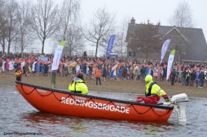 20170101 NieuwjaarsduikHoutenEstherVerwimpbewerkt (47)