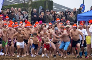 20170101 NieuwjaarsduikHoutenEstherVerwimpbewerkt (66)