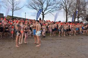 Nieuwjaarsduik Houten 2024