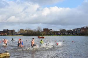 Nieuwjaarsduik Houten 2024