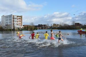 Nieuwjaarsduik Houten 2024